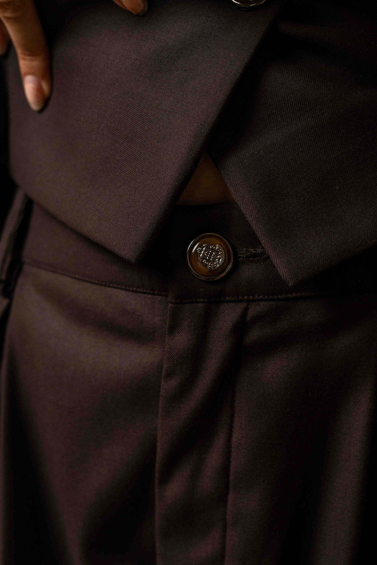 Sans Classic Brown Cropped Blazer with Gold Detailing